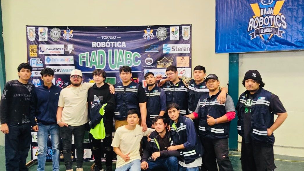 Destaca alumnado de la Universidad Tecnológica de SLRC en competencia regional de robótica